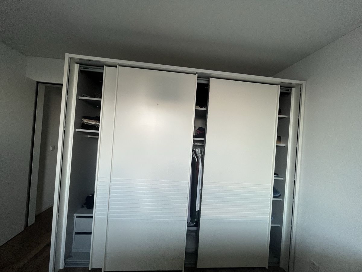 Armadi: Kleiderschrank  – Usato da Spreitenbach venduto da Nikita_Sarda19 2