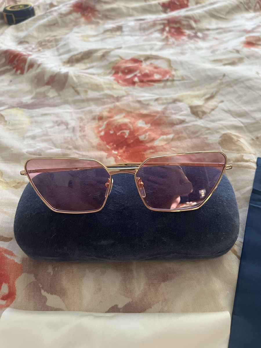 Gucci Occhiali & Lenti: Gucci Sonnenbrille, 2 Mal getragen – Nuovo (secondo la descrizione) da Zürich venduto da matilda1981 1