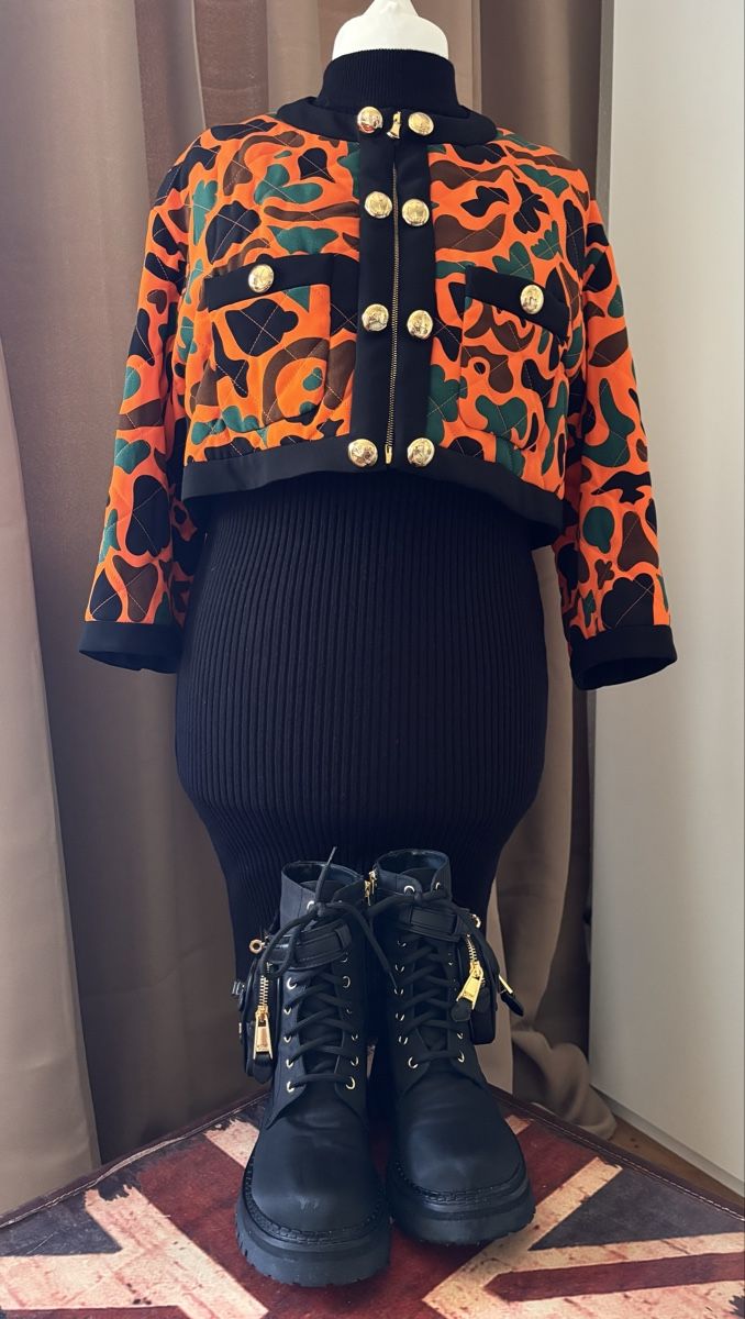 Moschino Lotti di vestiti: Kleider Set Moschino Gr. 39 – Nuovo (secondo la descrizione) da Wangen ZH venduto da tel_gxb5 1
