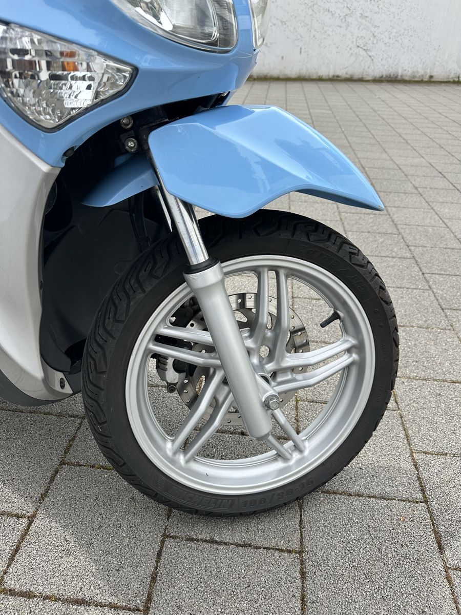Yamaha Scooter: Yamaha Xenter 125 - ab MFK – Usato da bözberg venduto da amy_7wz8 9
