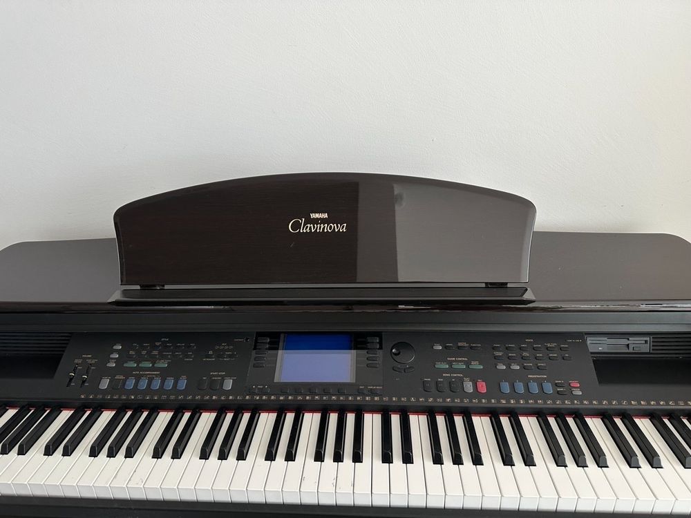 Instruments de musique: E-Piano – D'occasion à Riedholz par gue_85v2