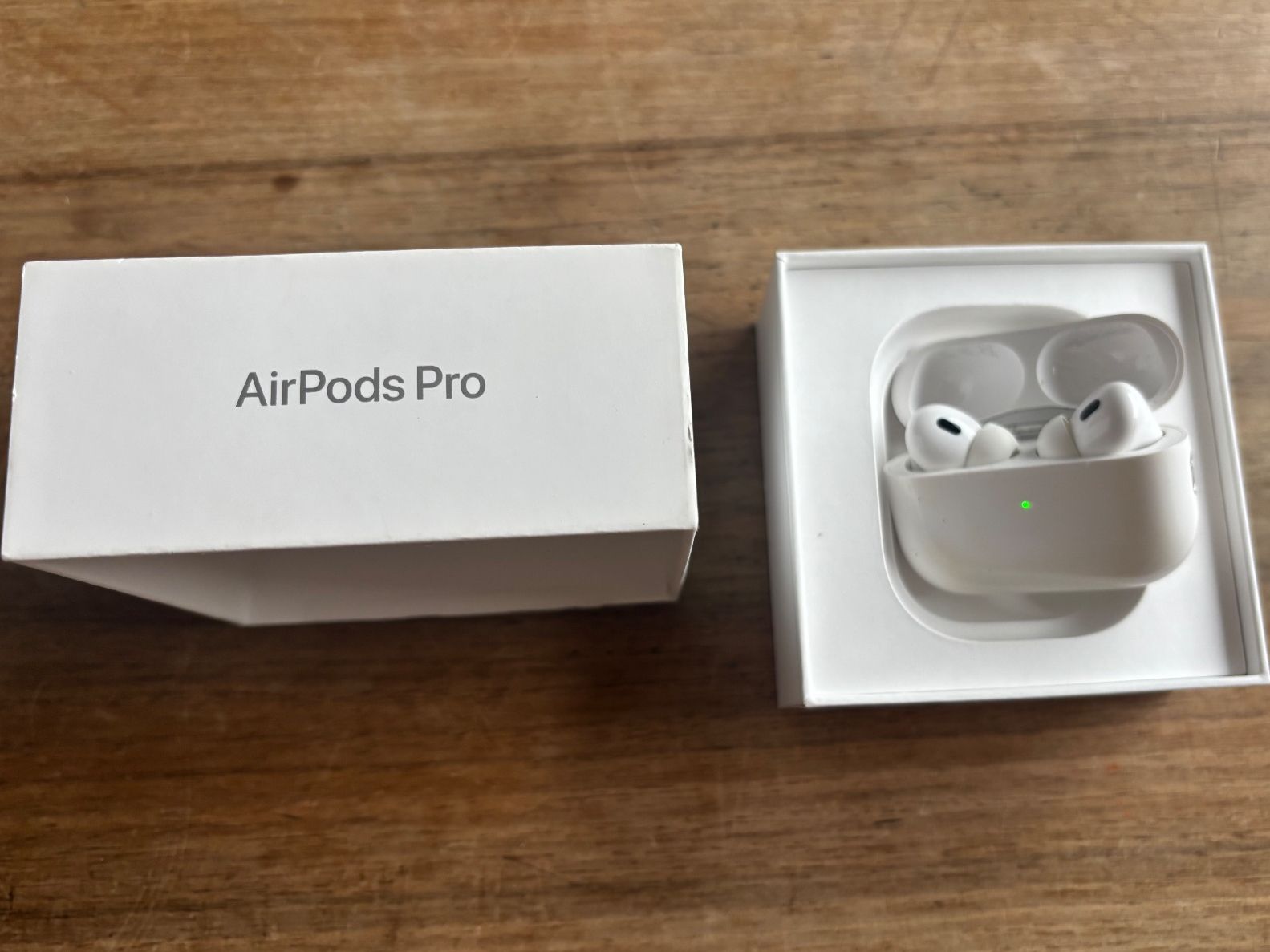 Apple Casques audio: AirPods Pro 2nd Generation – D'occasion à Stäfa par deb_glx8 1