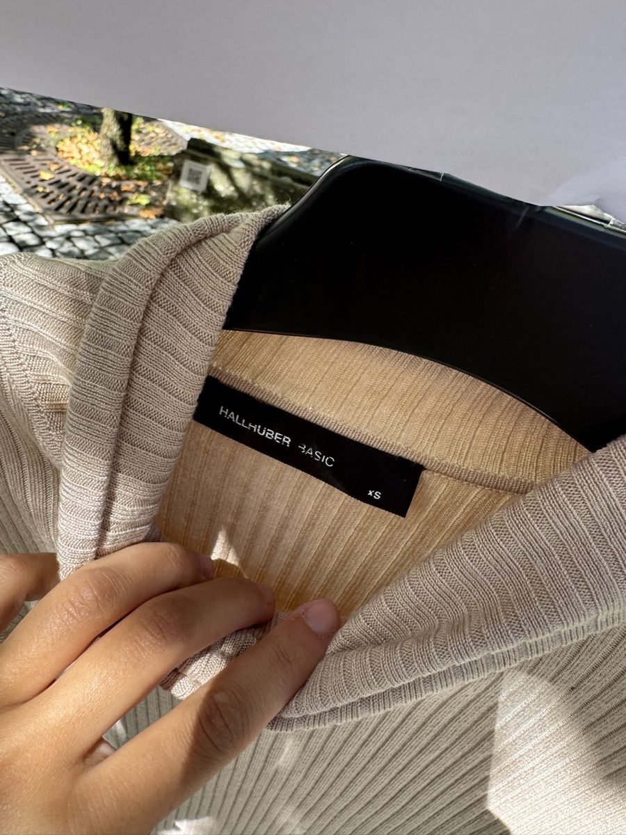 Hallhuber Pullover & Sweatshirts: Hallhuber Basic Rollkragenpullover XS beige – Gebraucht aus Bremgarten AG von val_ch 1