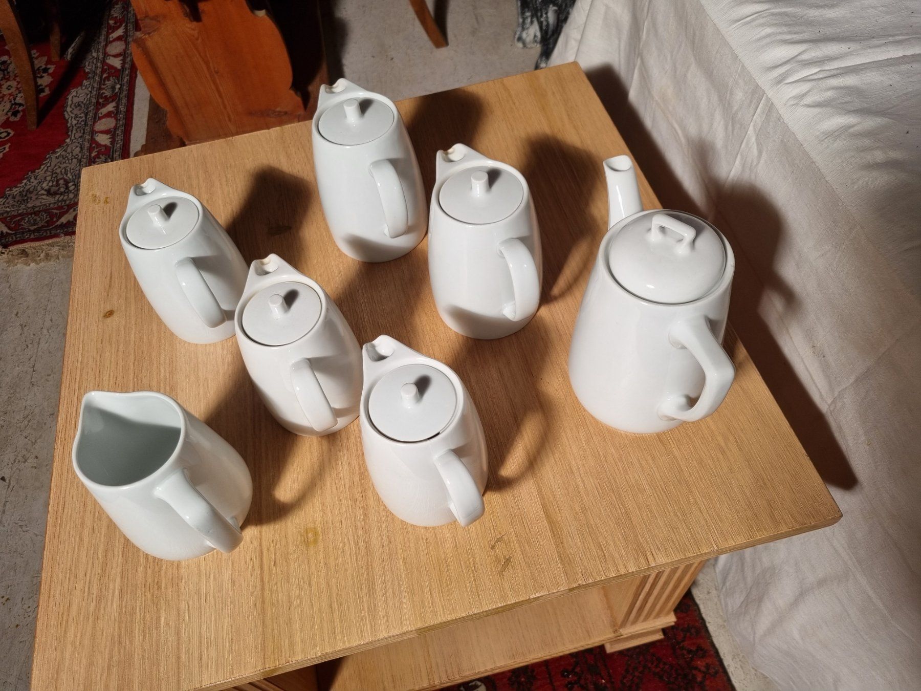 Set di piatti: 7 Keramik-Krüge weiss – Usato da Fürstenaubruck venduto da PizBeverin2018 1