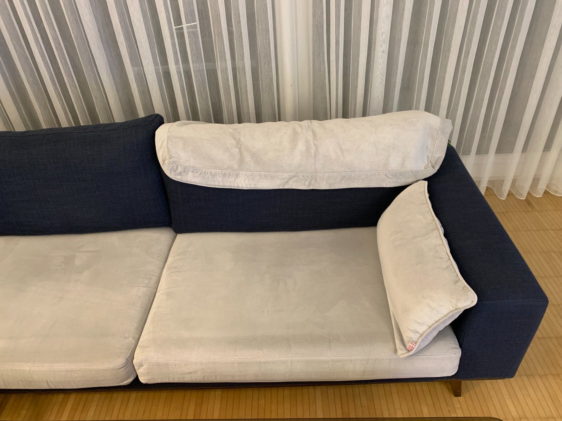 Divani: 2x Sofa dunkelblau mit hellen Sitzpolstern gebraucht ab 1.- – Usato da Daellikon venduto da wieneu 4