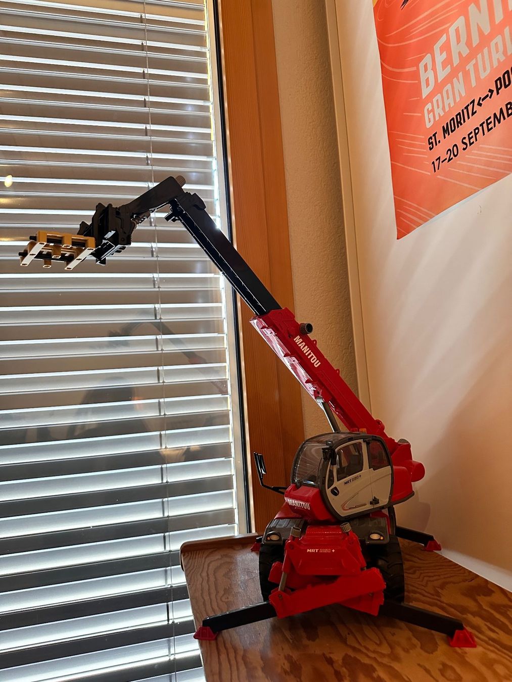 Bruder Giocattoli: Bruder Manitou Teleskoplader – Usato da Hasliberg-Reuti venduto da Migi79