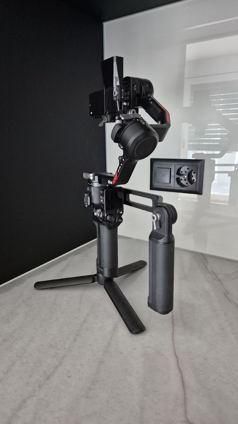 DJI Altri Accessori: DJI RS 4 Combo Stabilisator – Nuovo (secondo la descrizione) da Samstagern venduto da cviet 1