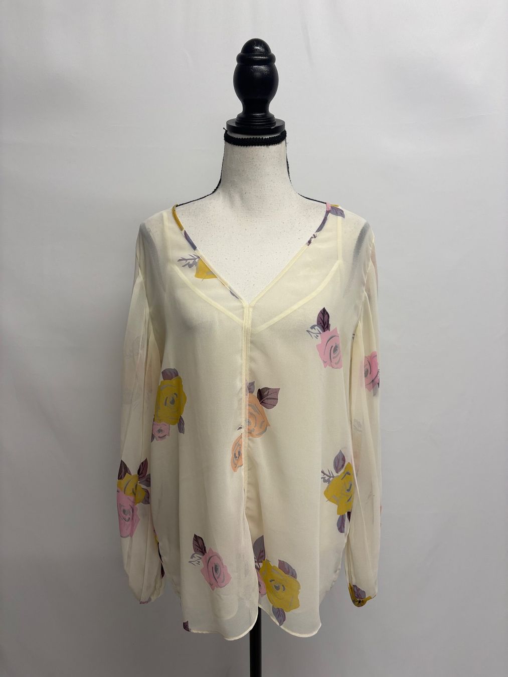Massimo Dutti Camicette: Massimo Dutti Bluse mit Blumenmuster 42 sommerlich creme – Nuovo (secondo la descrizione) da Regensdorf venduto da secondchancefashion