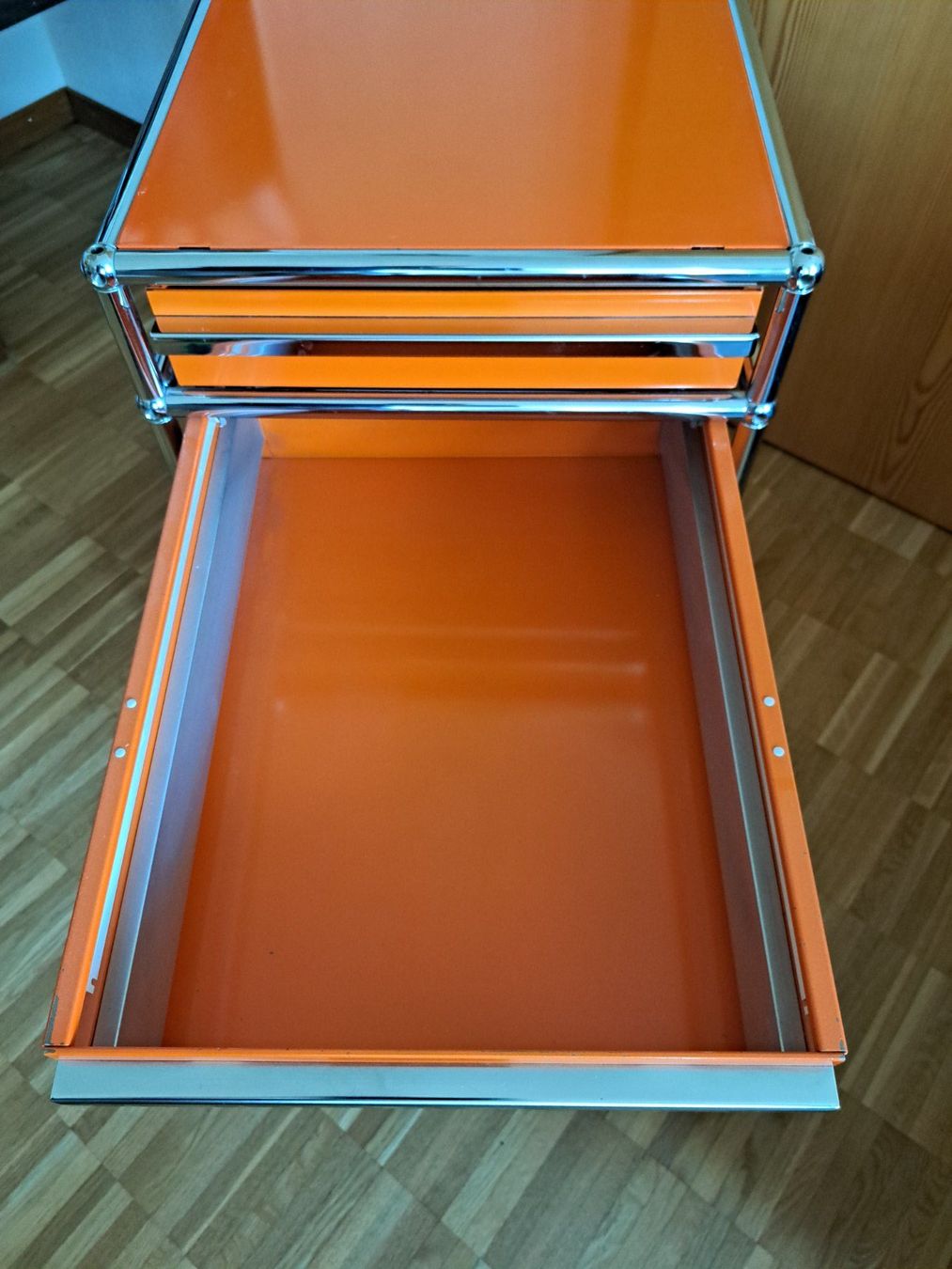 USM Banconi: USM Haller Rollcontainer orange – Usato da Zwingen venduto da Tigertimmi 7
