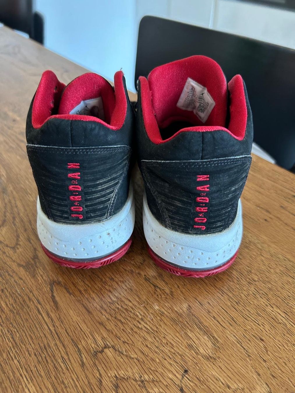 Chaussures garçon: Jordans -Size 36.5 – D'occasion à Cham par 9inches 2