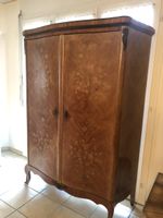 Wohnzimmerschrank Rokoko Stil 1920