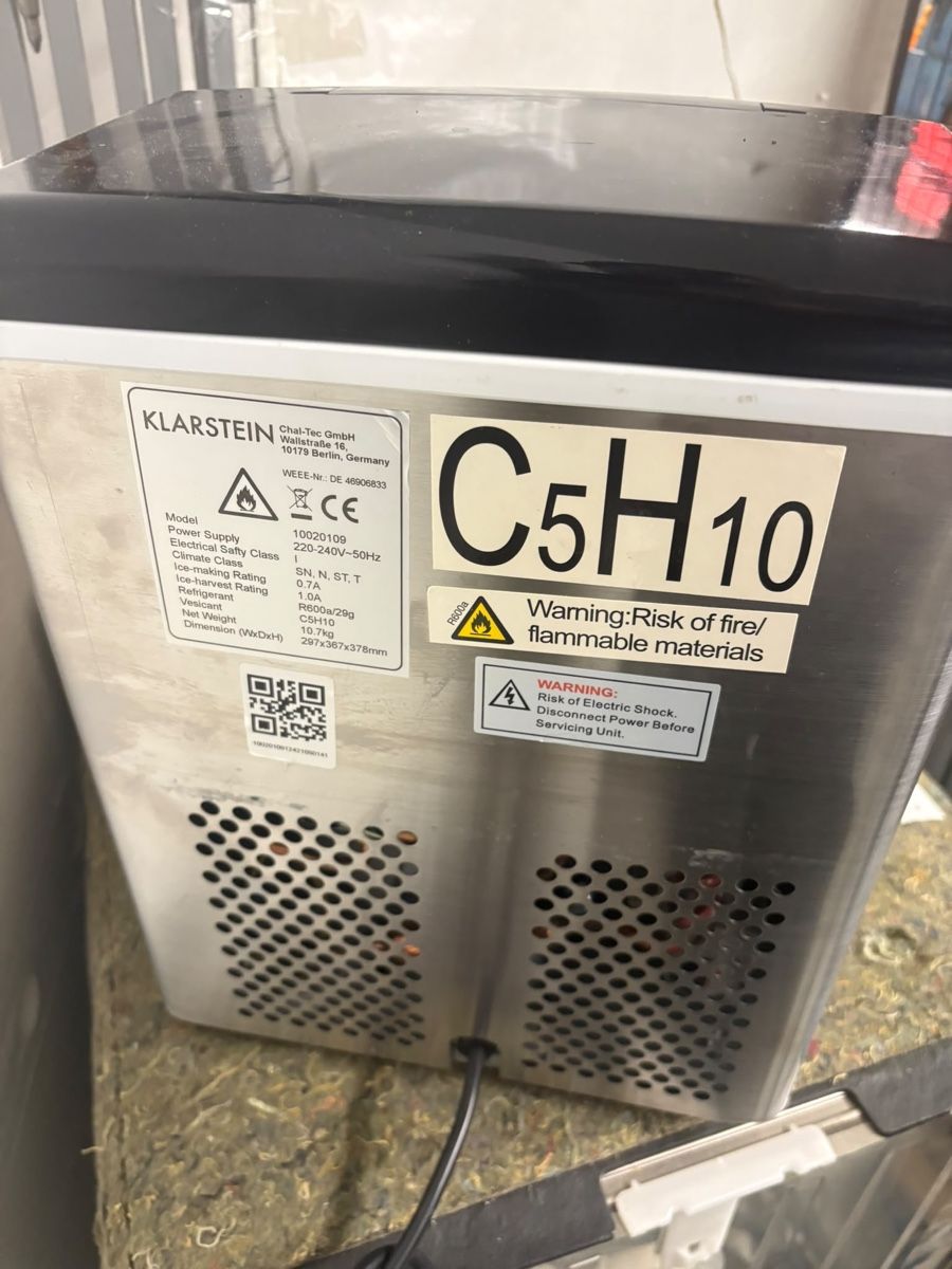 Elettrodomestici da cucina: Eiswürfeln Maschine  – Usato da Rapperswil SG venduto da kat_rw8q 1