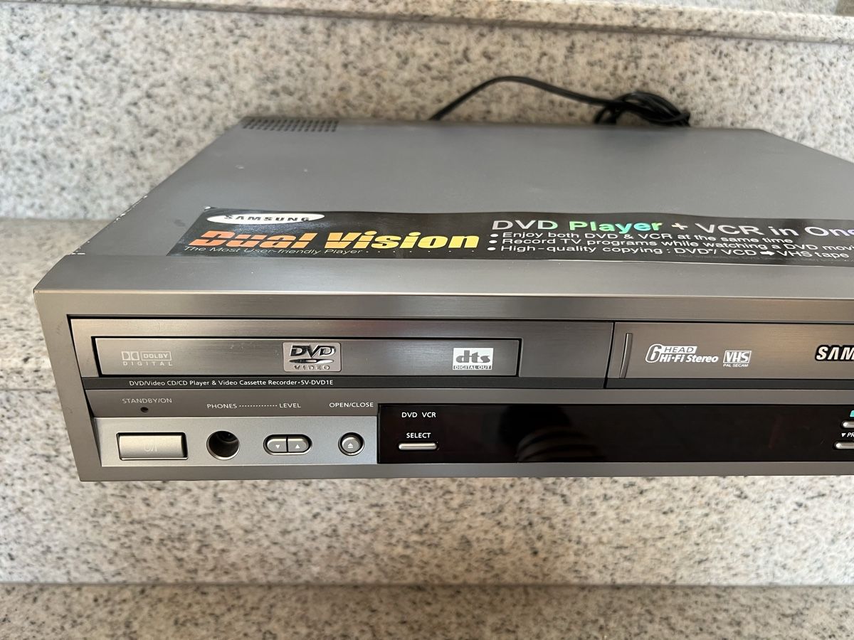 Samsung Aufnahmegeräte: Samsung DVD & VHS-Videorecorder SV-DVD1E – Gebraucht aus Schongau von Retro_Shop 1