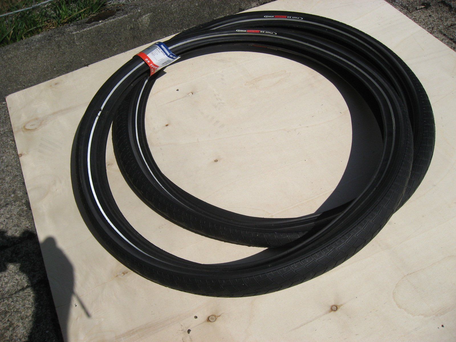 Schwalbe Pneus & Kompletträder: Schwalbe Big Apple 28*2.35 – Neu (gemäss Beschreibung) aus Egg SZ von Palomita50 2