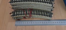 Märklin H0 Schienen gebogen. 20 Stück + 2 Stück mit Kabel