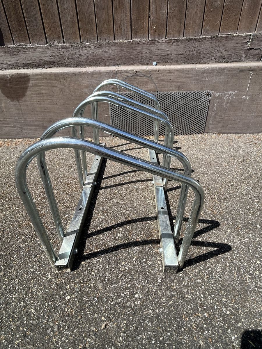 Cavalletti per biciclette: Veloständer Fahrradständer – Usato da Mühledorf SO venduto da Dania77 3