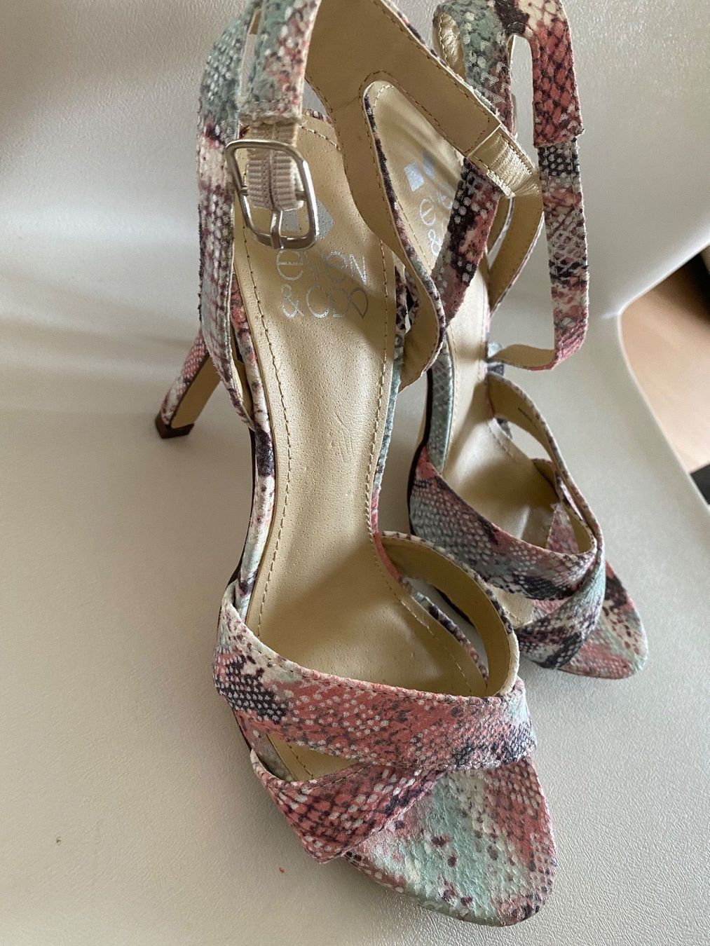 Damenschuhe: Sandaletten – Neu (gemäss Beschreibung) aus Wermatswil von -secondchance-