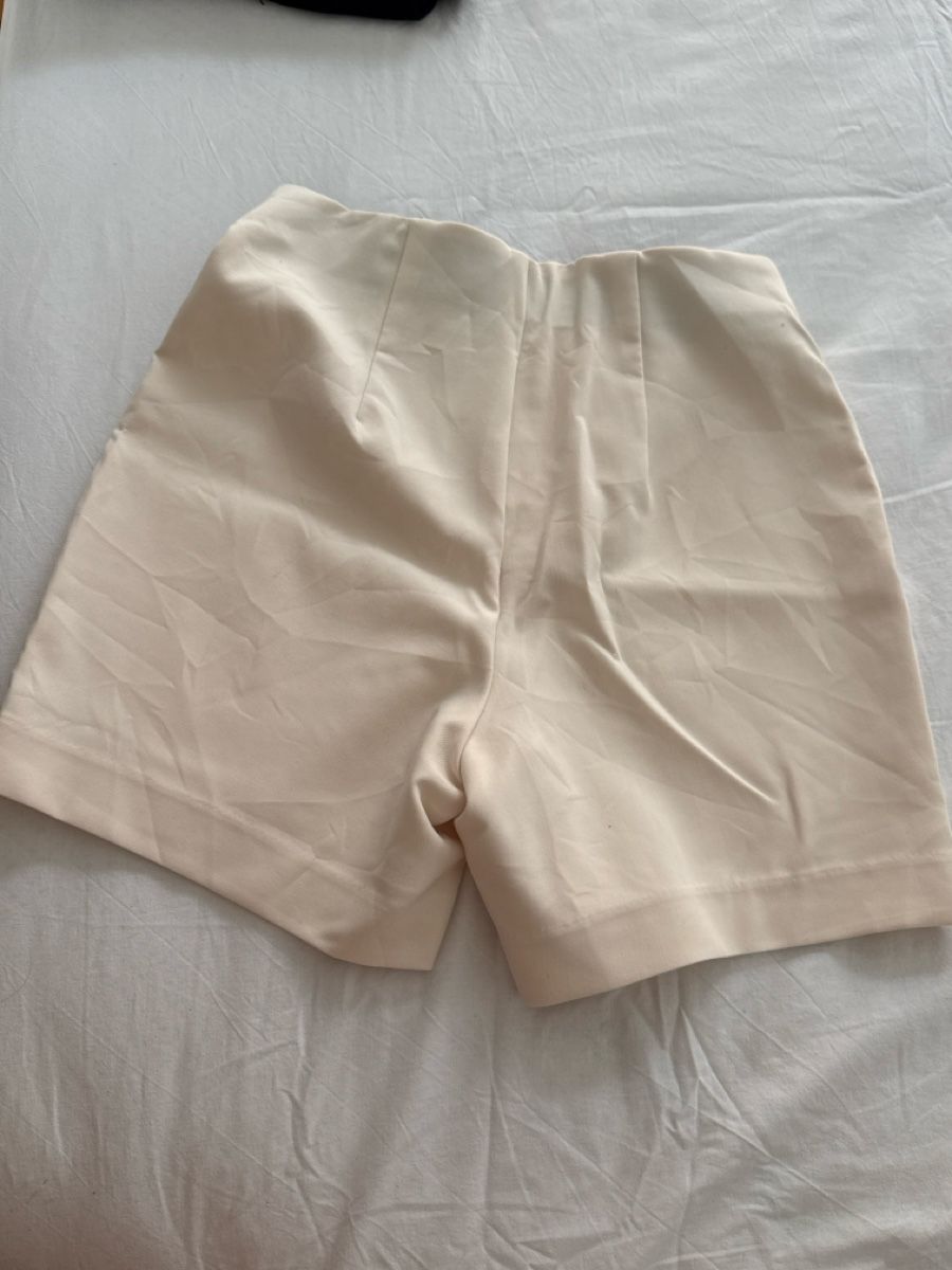 Pantalons: Shorts – D'occasion à Nebikon par Preloved_bykelly 1