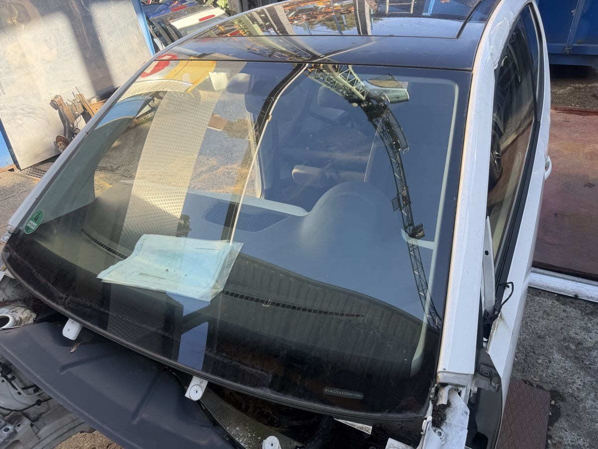 Volkswagen Alle Autoersatzteile: VW UP Frontscheibe 2011-2023 ohne Regensensor – Gebraucht aus Widnau von Gasser_Auto