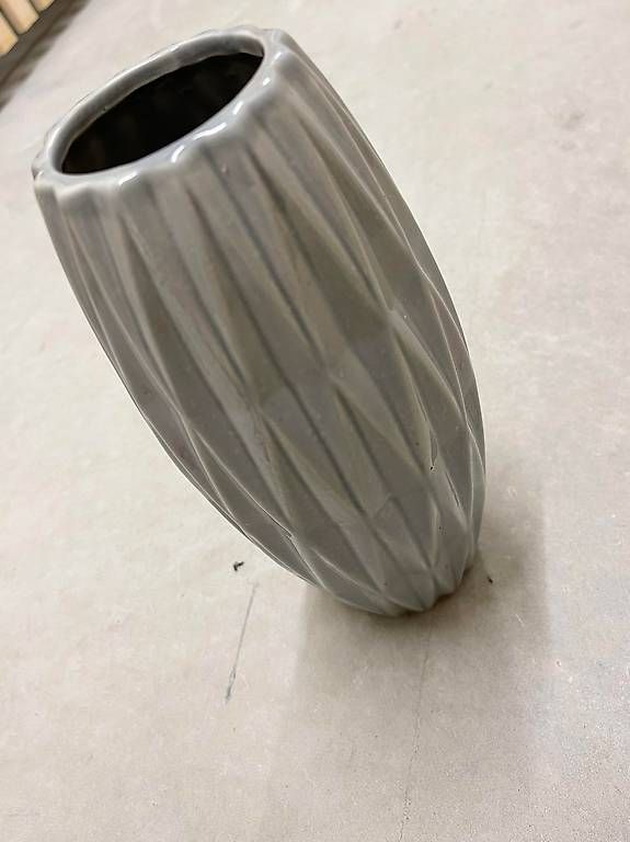 Vasi & Recipienti: Graue Blumenvase – Usato da Basel venduto da KPRNR 1