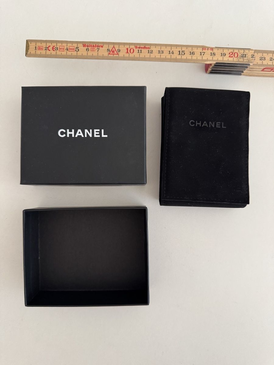 Portagioie: CHANEL black box with pouch good condition – Nuovo (secondo la descrizione) da Zürich venduto da brandy9 1