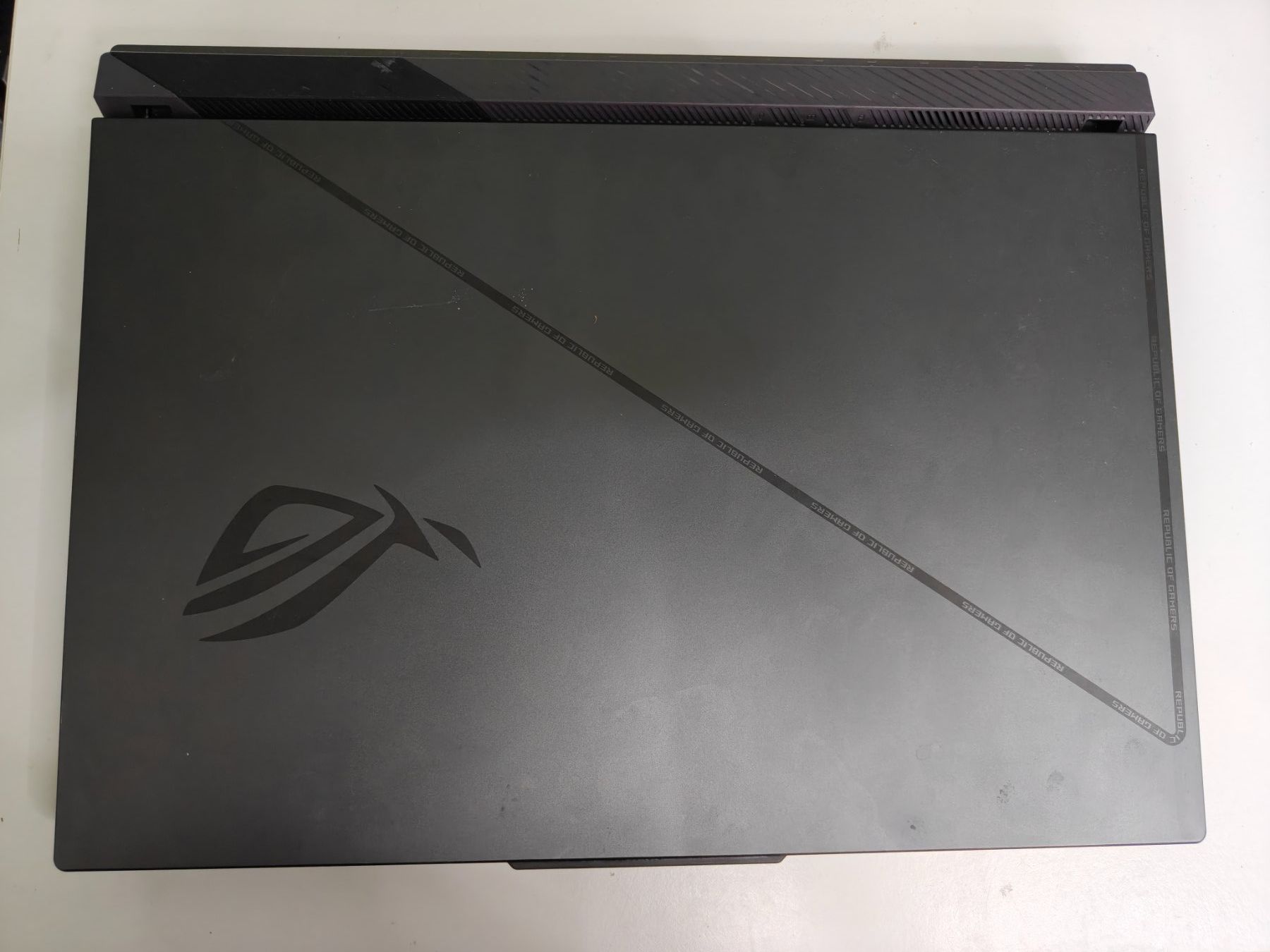 Asus Notebook: Gaming Laptop Asus Ab 40.Fr – Difettoso da Solothurn venduto da SDGG 1