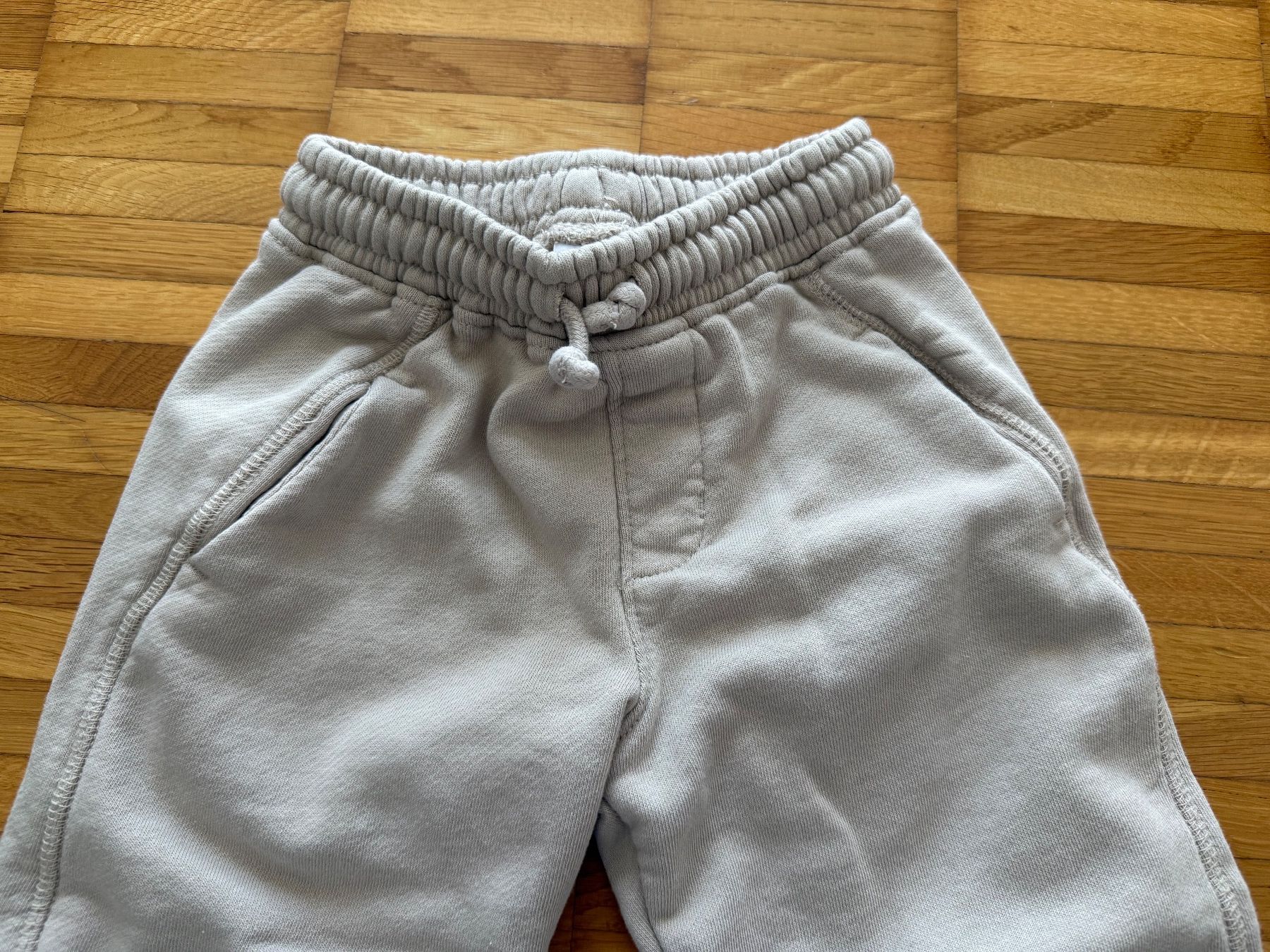 Zara Hosen: ZARA Hosen Gr 104 – Neu (gemäss Beschreibung) aus Richterswil von Eunoia85 2