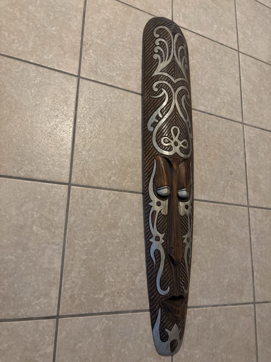 Arte internazionale: Geschnitzte Holzmaske mit Metallapplikationen – Usato da Mollis venduto da mabu1993 1