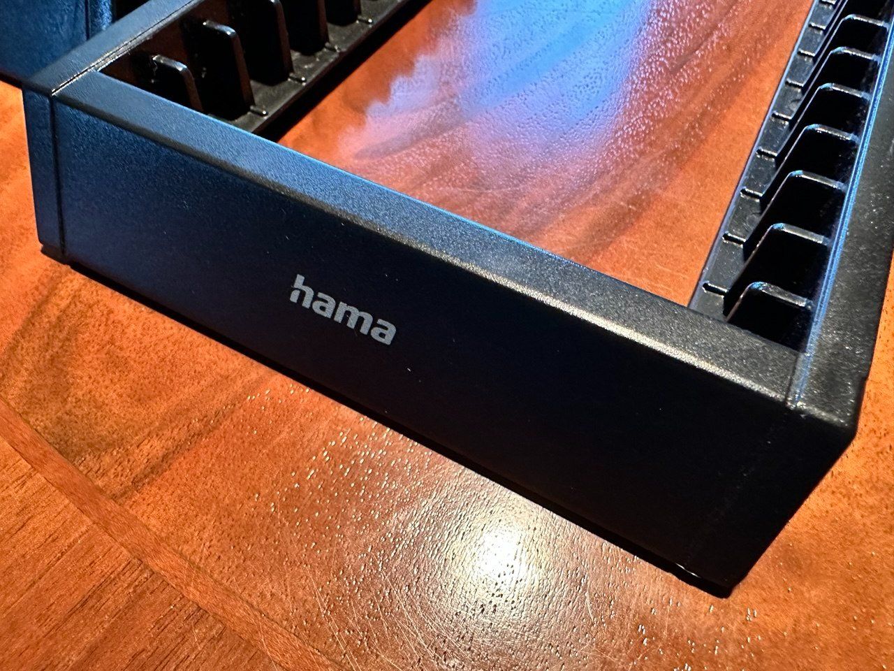 Hama Racks & Cavalletti: Hama CD Rack Halter 20 CDs minimalistisch schwarz – Nuovo (secondo la descrizione) da Fribourg venduto da eni_cnw8 2