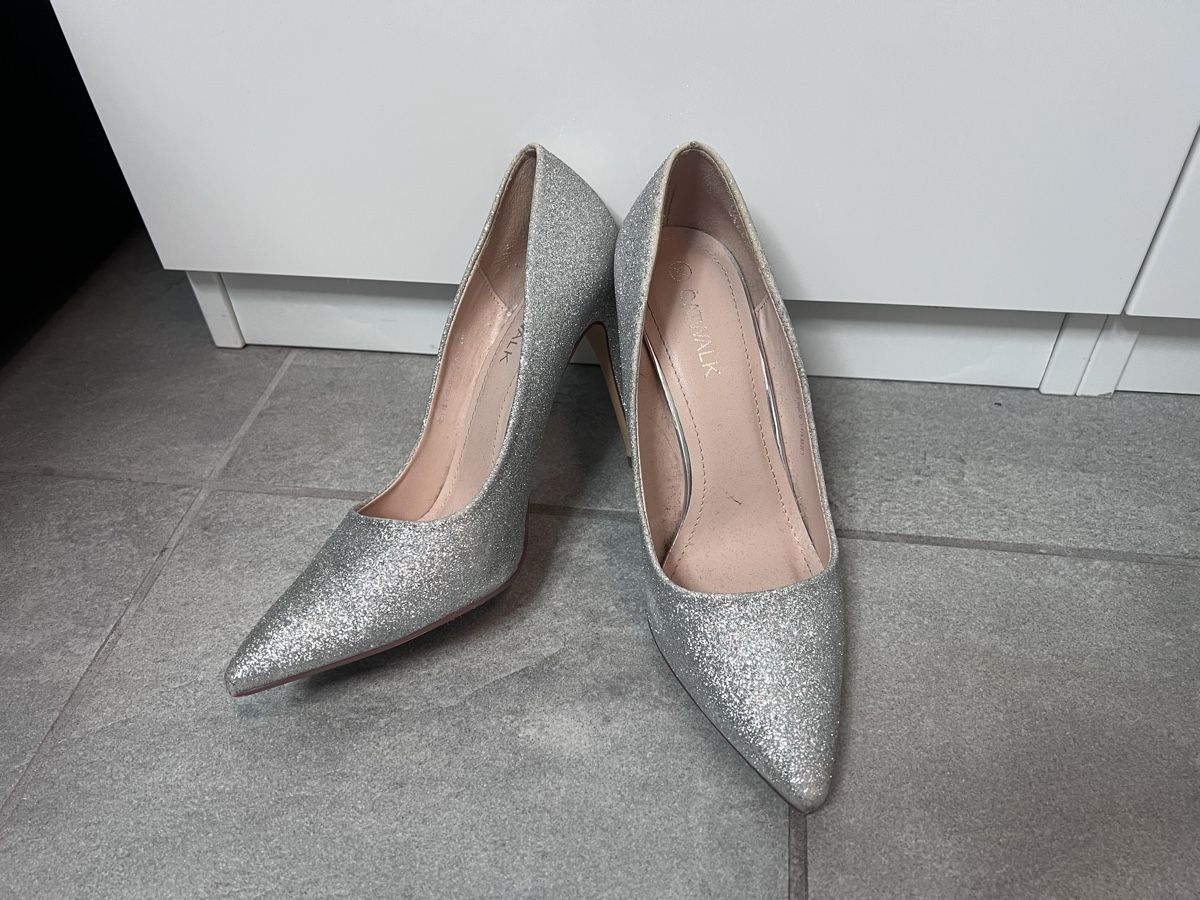 Scarpe da donna: tacchi eleganti – Usato da Pregassona venduto da beatricee0