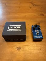 Pédale MXR M288 Bass Octave Deluxe avec sa boîte
