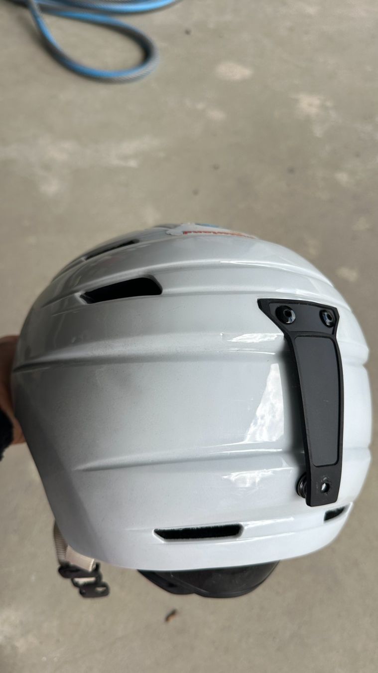 Caschi: Weisser Skihelm / Snowboardhelm – Usato da Schwarzenberg LU venduto da Anita_Castelli 2