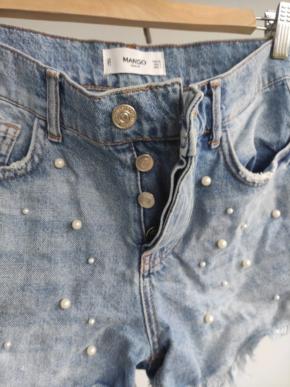 Mango Jeans: Shorts Jeans mit Perlen Gr. 34 / XS Mango – Usato da Schliern b. Köniz venduto da Pecannut 1