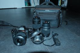 Sony Alpha 7 II mit drei Objektiven, Adapter und Tasche