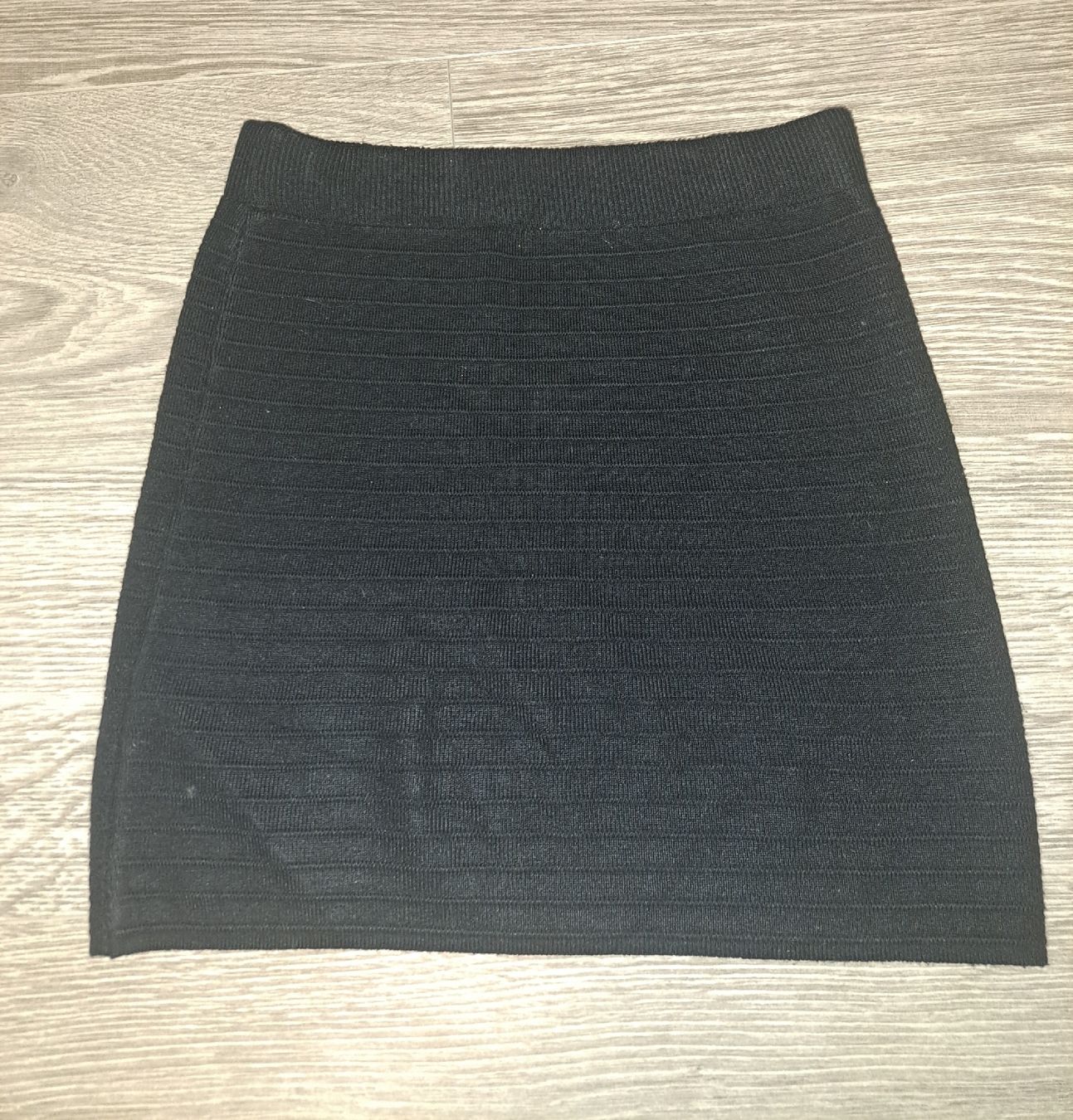 Gonne: Schwarzer Minirock mit Strass, Gr. S/M – Usato da Wetzikon ZH venduto da secondhandsfashion 1
