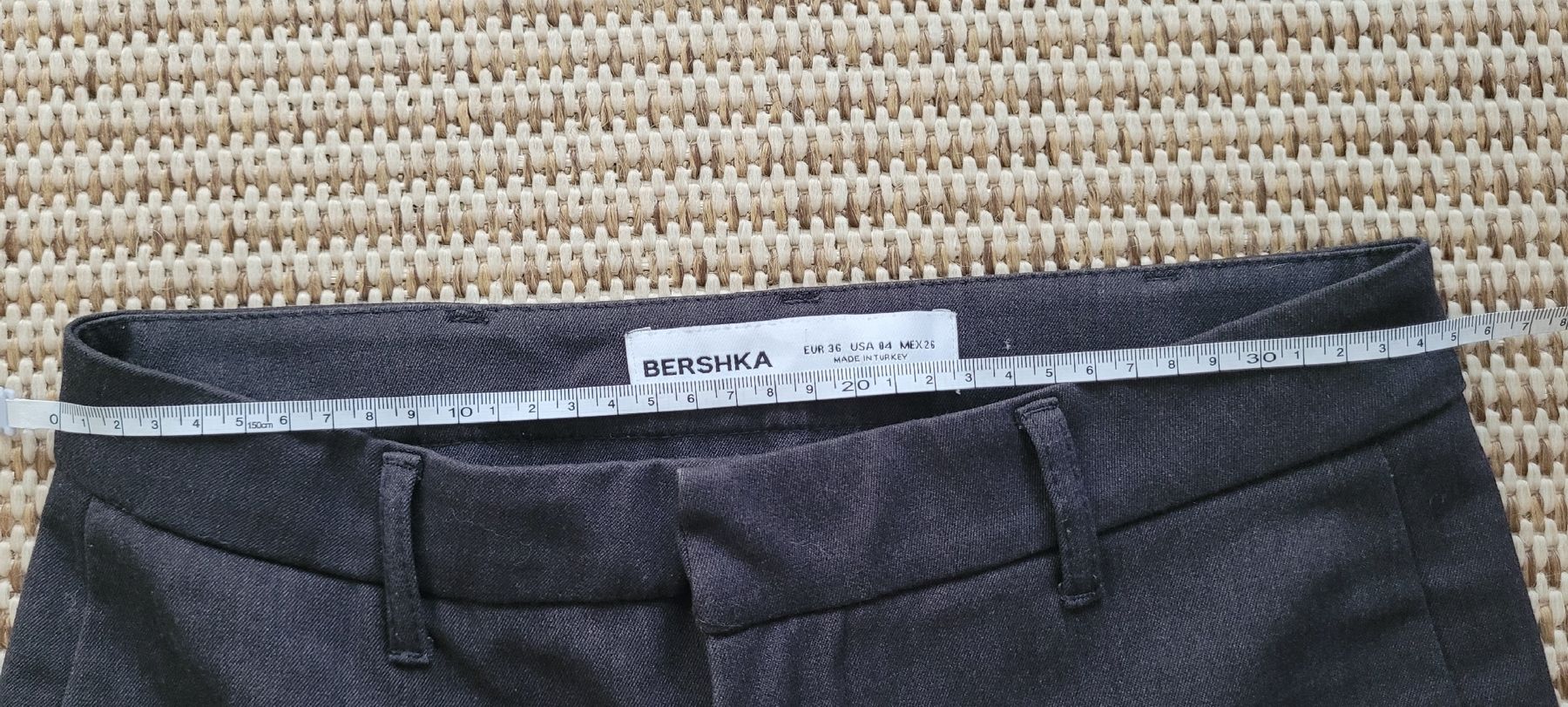 Bershka Pantaloni: BERSHKA Pantalon gris taille 36 – Nuovo (secondo la descrizione) da Genève venduto da Tanaa_12 3