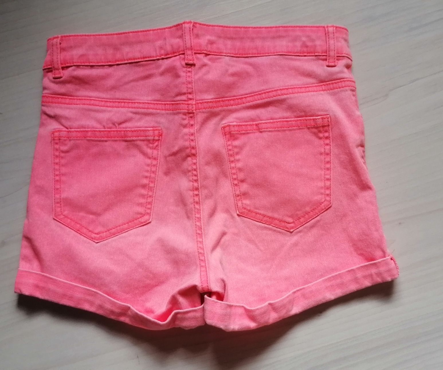 Pantaloni: Short,short en jean, bas, pantalon – Usato da Montcherand venduto da petiteoune75 1