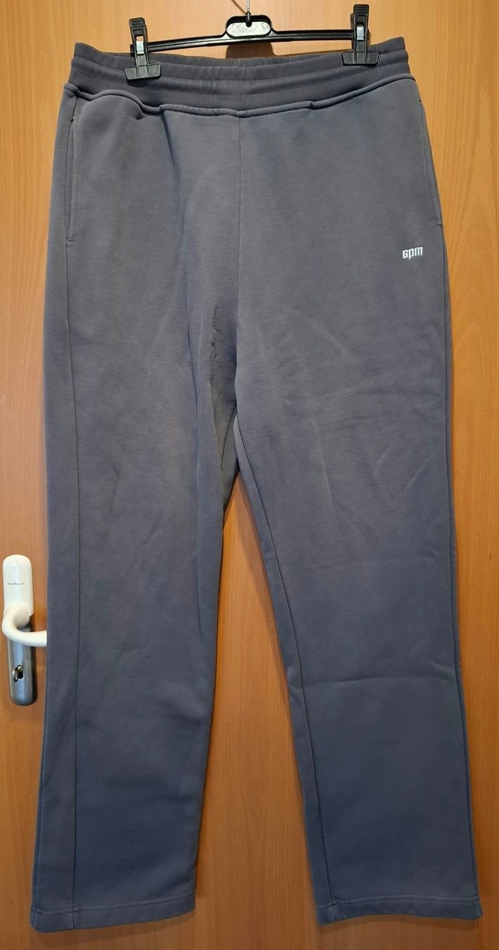 Pantaloni: 6pm jogger – Usato da Balzers venduto da mackfose 2