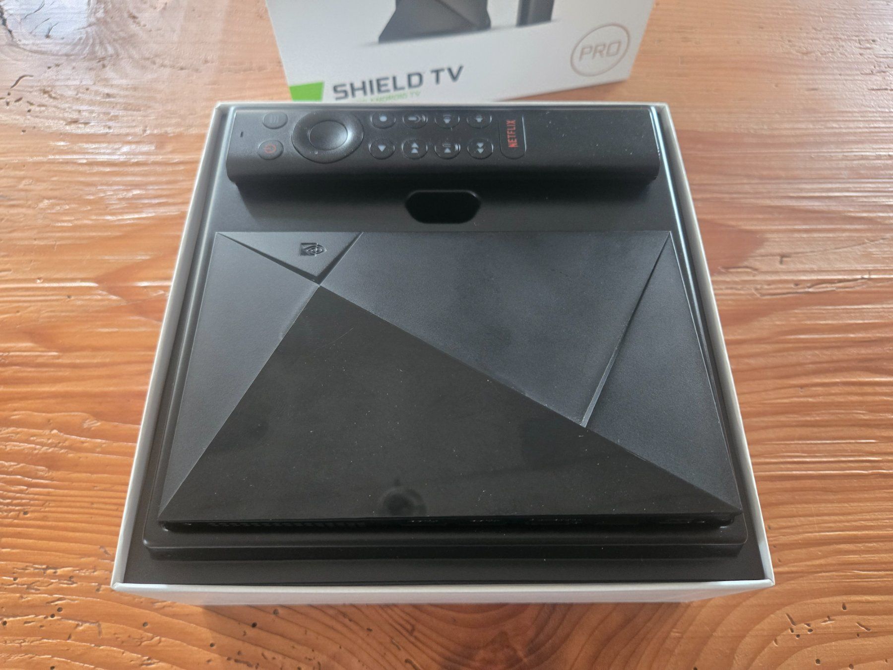 Nvidia Systèmes audio & multimédias: NVIDIA SHIELD TV Pro (4K HDR) – D'occasion à Crémines par Blakedrake 1