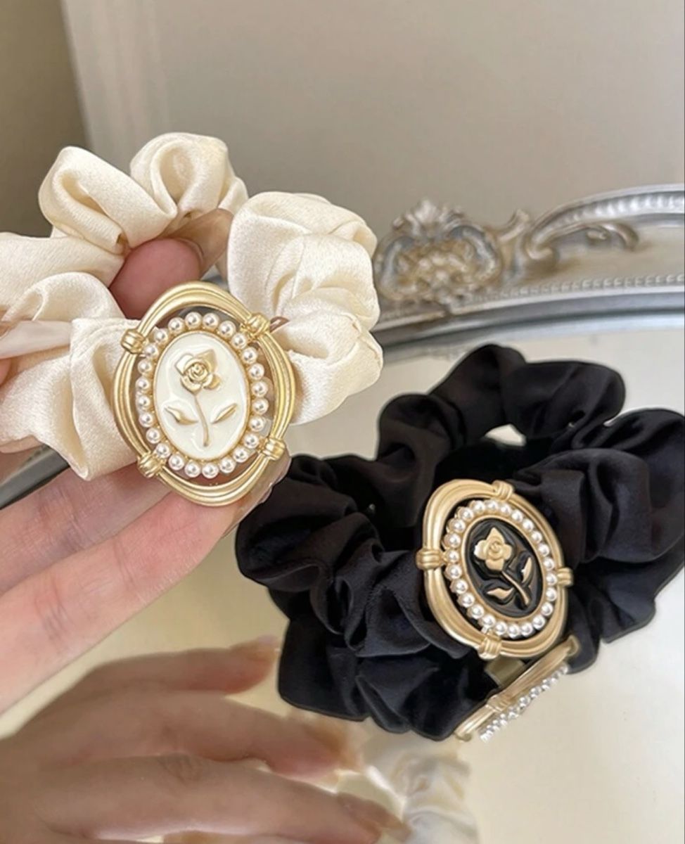 Haarschmuck: Lot de 2 élastiques pour cheveux – Neu und originalverpackt aus Châtel-St-Denis von Montclair_Swiss 1