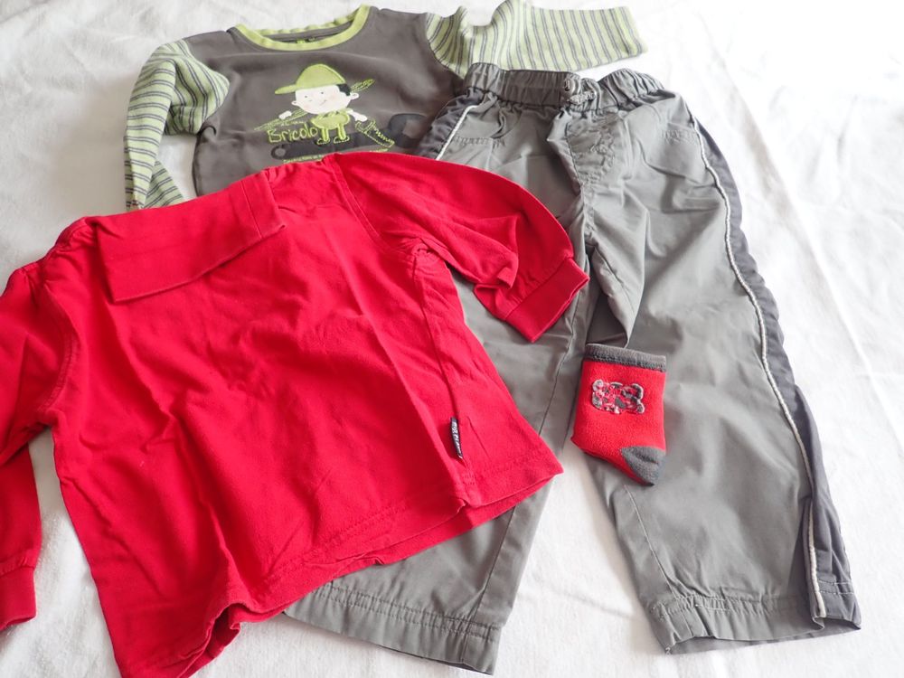 Lot Vêtements Garçon 6 Ans - Pyjama Neuf + 2 T-shirts (dont 1 Neuf Sonic) + Pantalon Jogging - Occasion Très Bon état