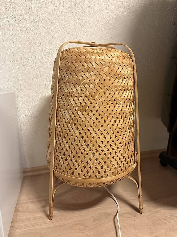 Lampade: Geflochtene Rattan-/Bambuslampe – Usato da Weinfelden venduto da yvo_ph9r