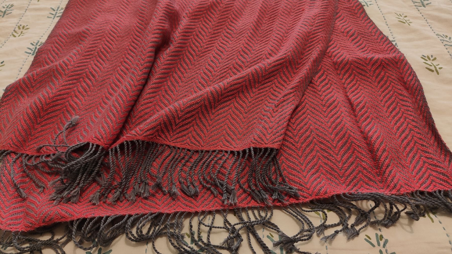 Foulard & Sciarpe: Schal mit Zickzackmuster, Rosa/Grau – Usato da Hinwil venduto da her_2t5p 1