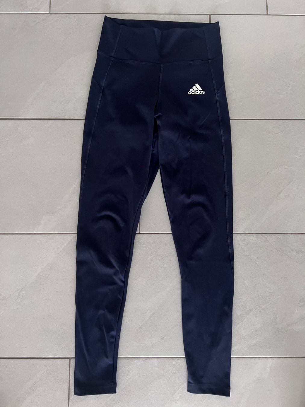 Adidas Leggings: ADIDAS LEGGINS BLAU GR.S – Nuovo (secondo la descrizione) da Kaltbrunn venduto da .-Chantally-.