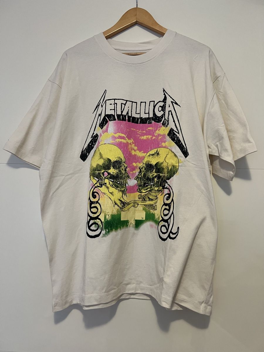 Metallica T-shirt: Metallica T-Shirt Bianca Taglia L Pull&Bear – Nuovo (secondo la descrizione) da Muralto venduto da dan_pf8r