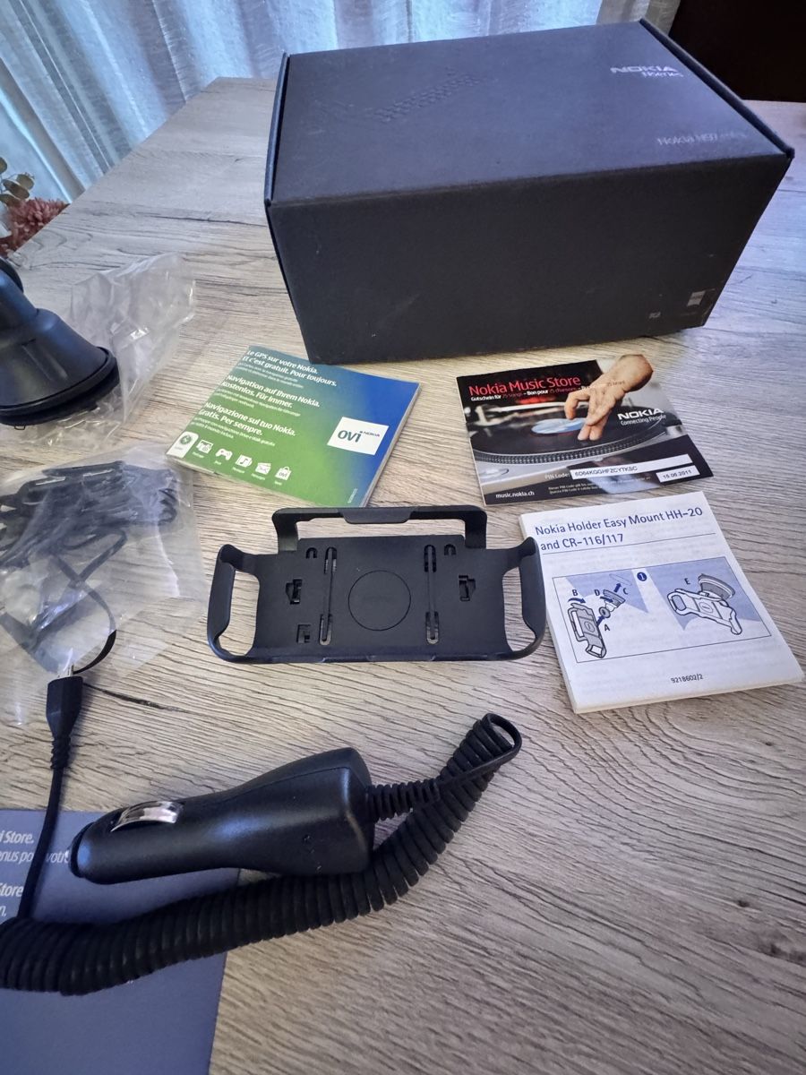 Nokia Telefoni cellulari / Smartphones: Nokia N97 mini complet avec accessoires d'origine – Nuovo e nell'imballaggio originale da La Chaux de fonds venduto da car_f9yg 4