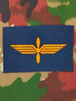 Pilotenabzeichen Ord. 1972 aus Stoff, Variante 3, Stoffstück
