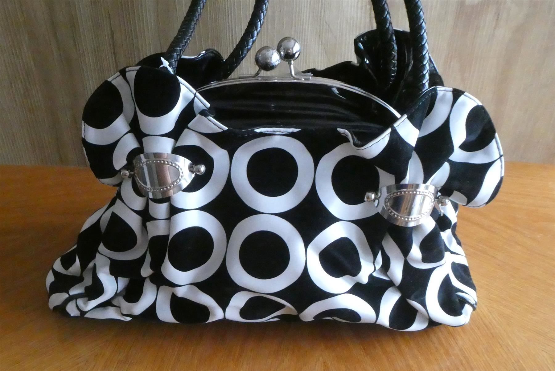 Borse da donna: Damen Handtasche Umhängetasche 3 Fächer gemustert – Nuovo (secondo la descrizione) da Frauenfeld venduto da dhour 2