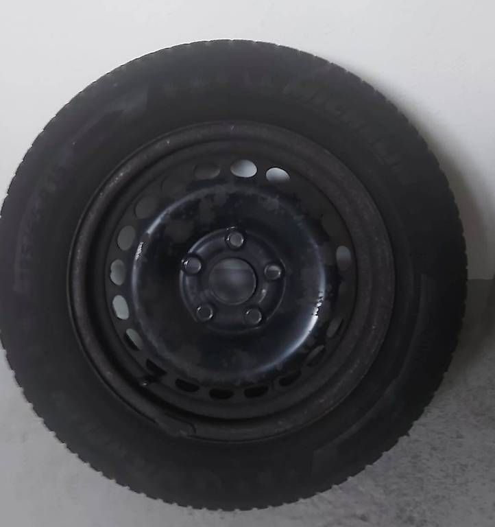 Michelin Pneumatici & Ruote complete: Winterreifen mit Felge – Usato da Bülach venduto da ICEMAN2304 2