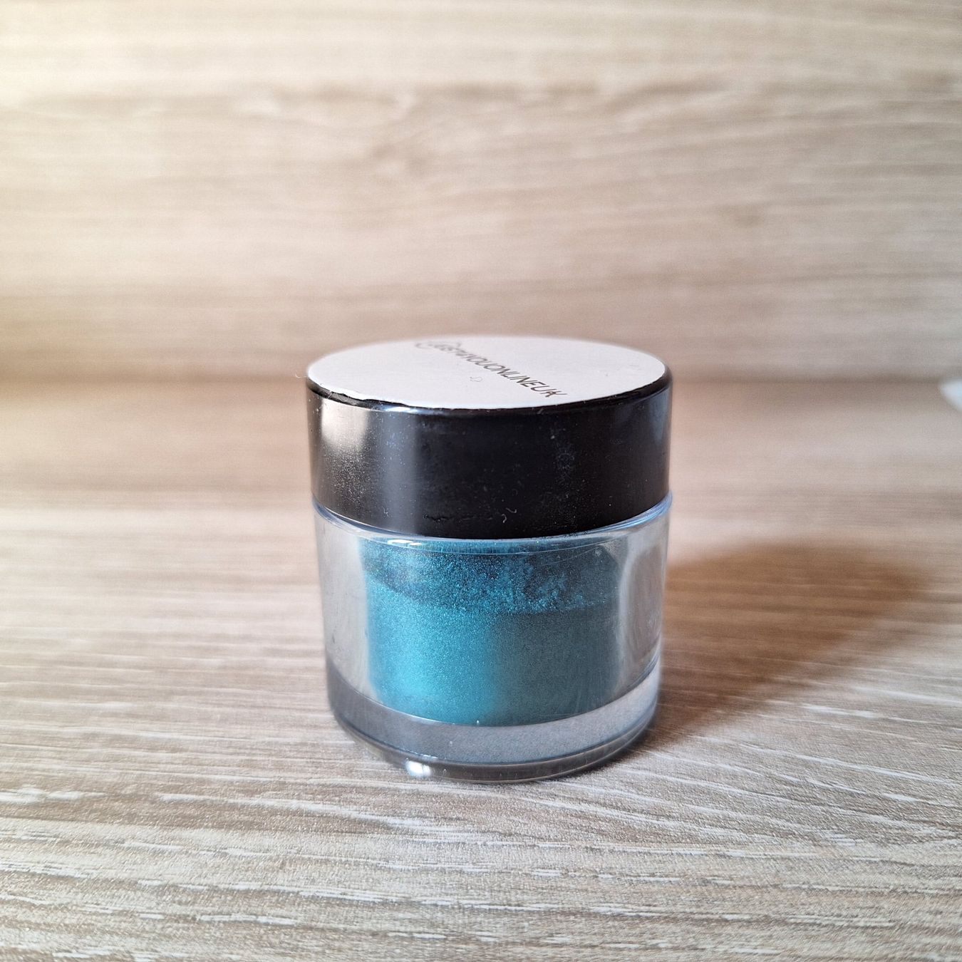 Colori: Pigment bleu turquoise irisé – Usato da Neuchâtel venduto da laureen-h